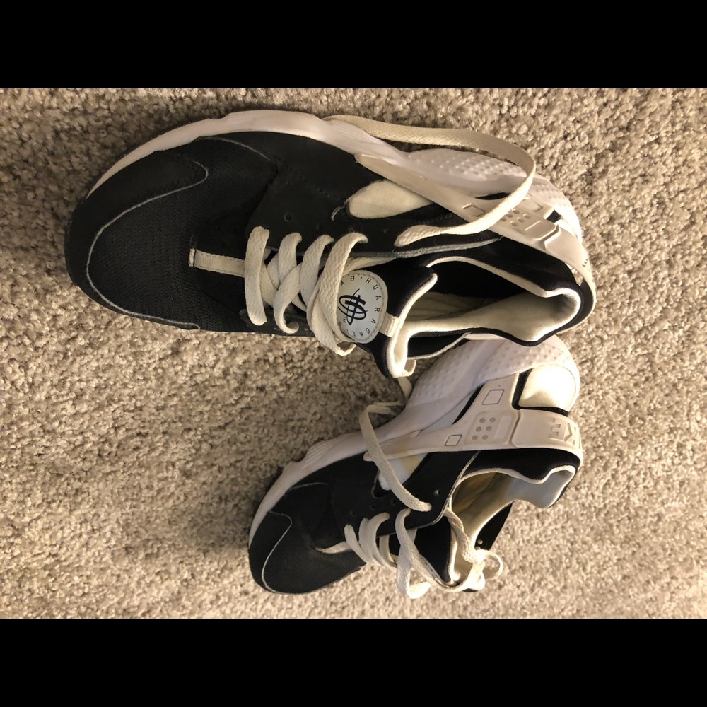Nike’s - Picture 3 of 5